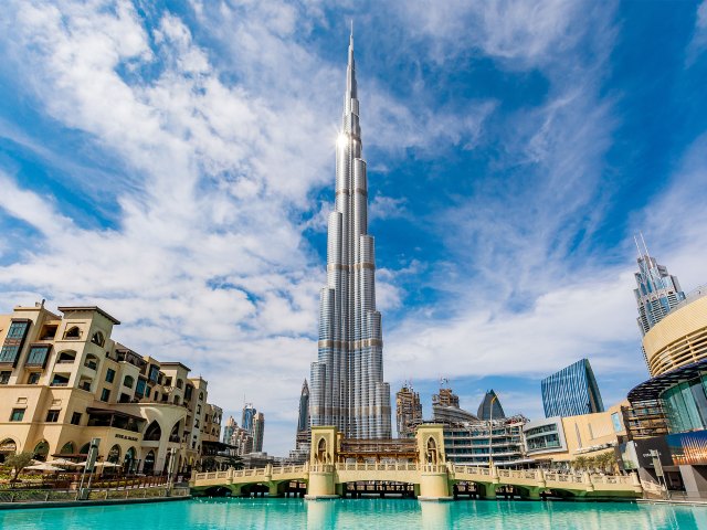 A picture of the silver towering Burj Khalifa