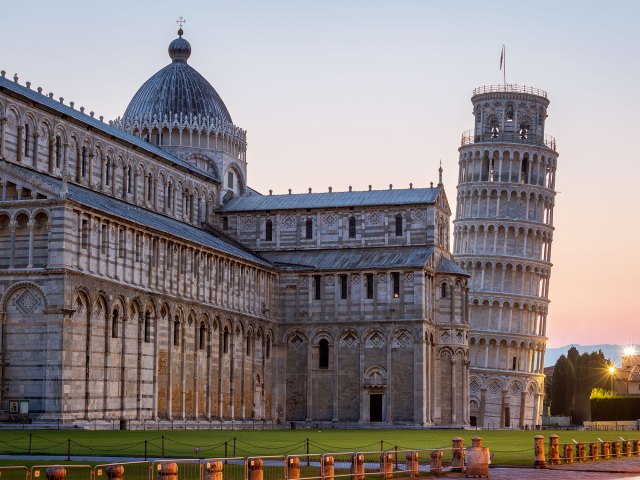 A picture of the Leaning Tower of Pisa