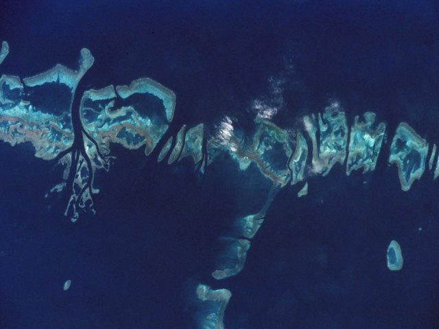 great barrier reef a look from nasa