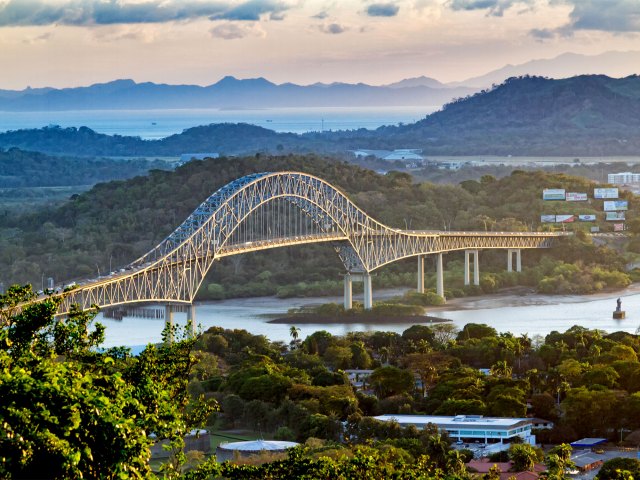 Bridge spanning over the Panama Canal
