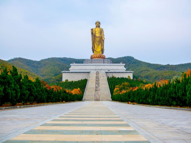 Gold-covered Spring Temple Buddha statue in China