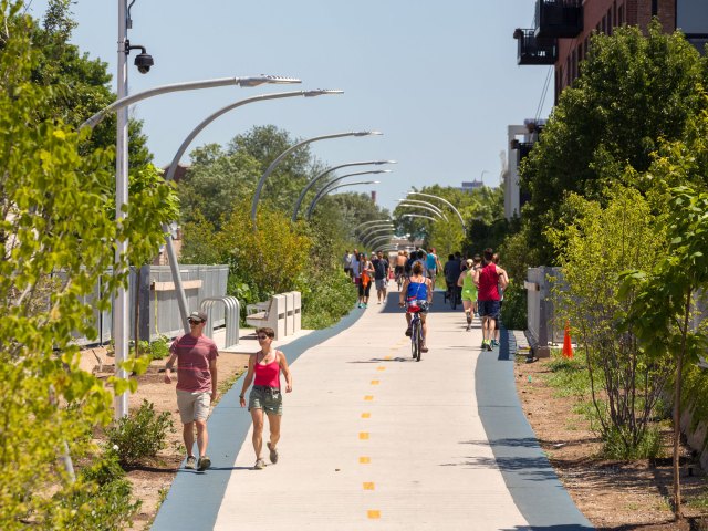 Bikers and pedestrians on the 606 trail in Chicago, Illinois