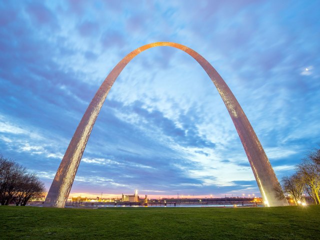 Gateway Arch in St. Louis, Missouri, at dusk