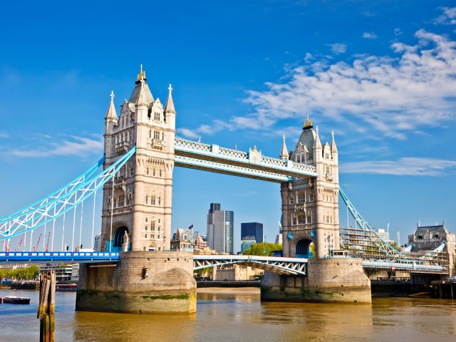 Image of Tower Bridge in London, England