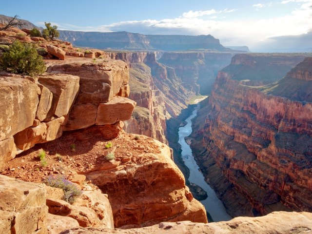 View of the Grand Canyon and Colorado River in Grand Canyon National Park