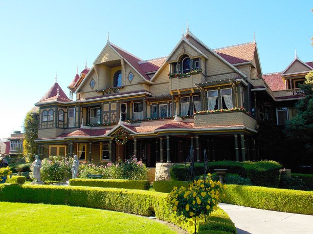 Exterior of Winchester Mystery House in San Jose, California