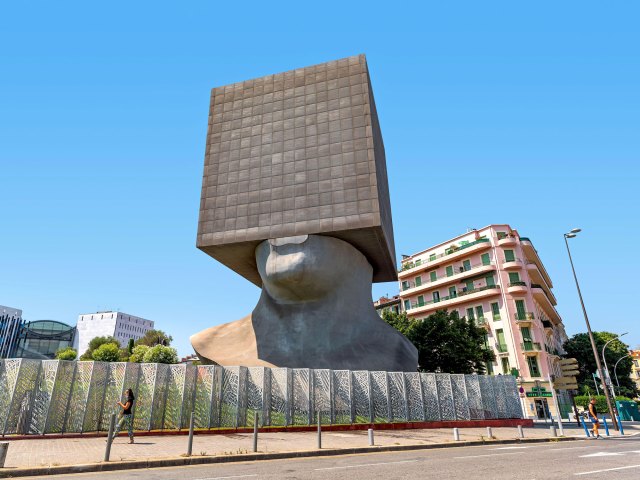 Image of La Tête Carrée (The Square Head) library in Nice, France