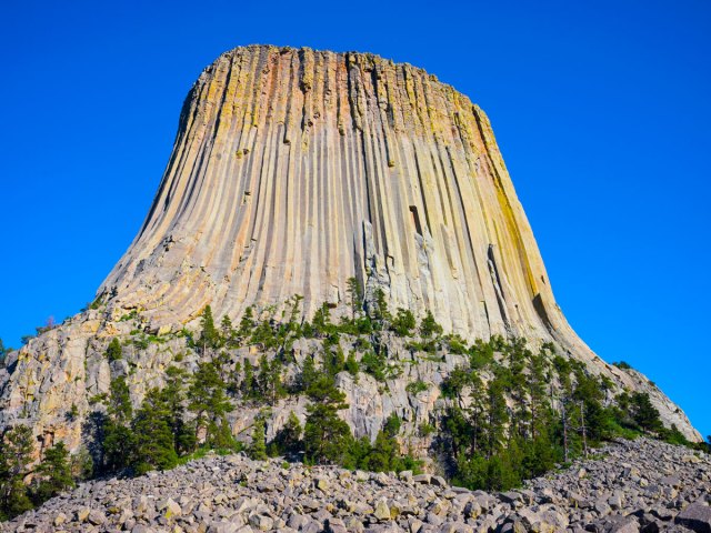 Image of Devils Tower rock formation in Wyoming