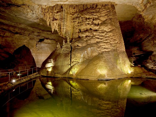 Carlsbad Caverns in Scottsboro, Alabama