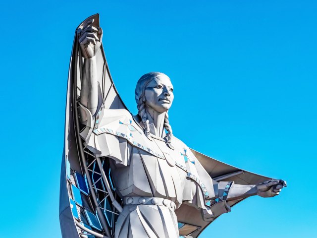 Image of the Dignity of Earth and Sky monument in South Dakota