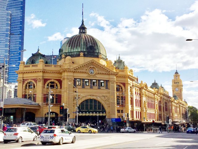 Dome-topped exterior of Flinders Street Station in Melbourne, Australia