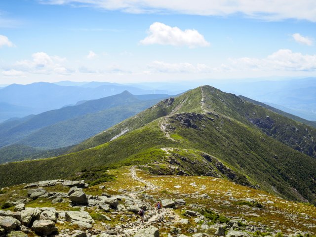 Trail along ridge of the Appalachian Mountains