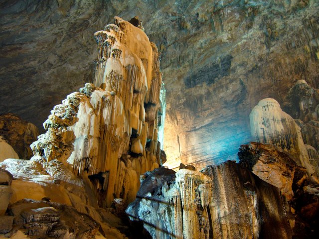 Cave formations in Mexico's Grutas de Cacahuamilpa National Park