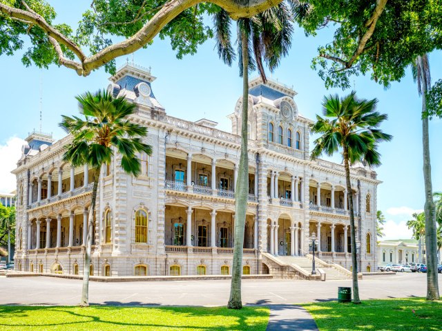 Grand exterior of the Iolani Palace in Honolulu, Hawaii