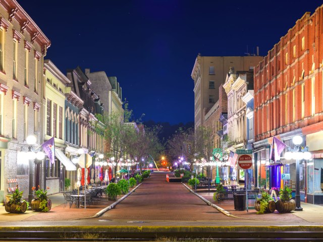 Street in downtown Frankfort, Kentucky, at night