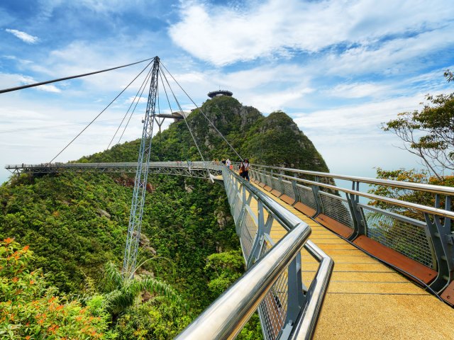 10 Sky High Suspension and Hanging Bridges Around the Globe