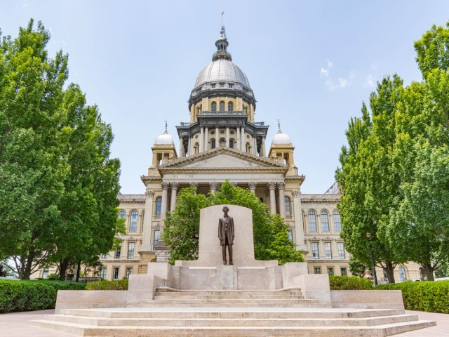 Statue of Abraham Lincoln in front of Illinois State Capitol in Springfield