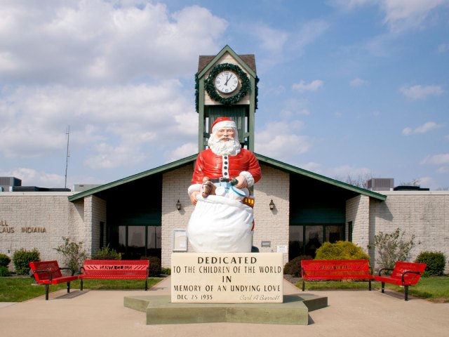 Statue of Santa Claus at town hall in Santa Claus, Indiana