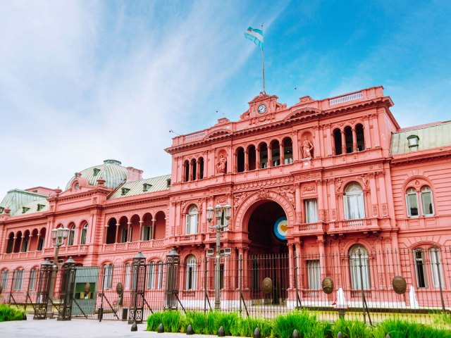 Rosy pink facade of the Casa Rosada in Buenos Aires, Argentina