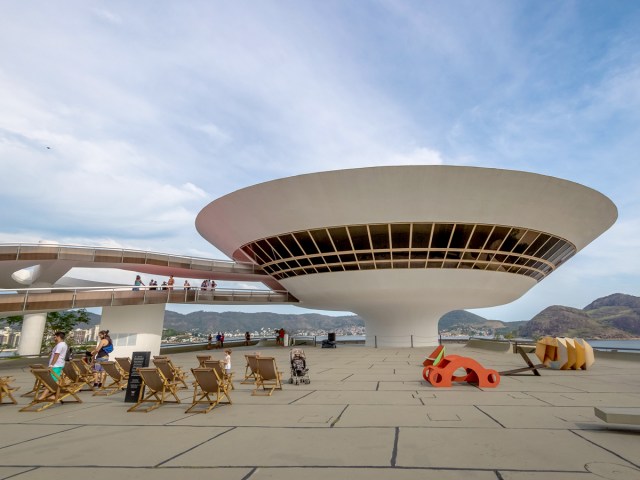Flying-saucer like building of the Niterói Contemporary Art Museum in Brazil