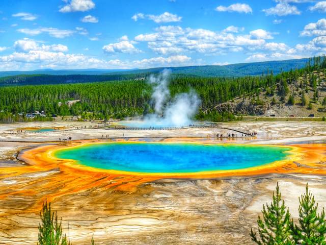 Grand Prismatic Spring in Yellowstone National Park in Wyoming