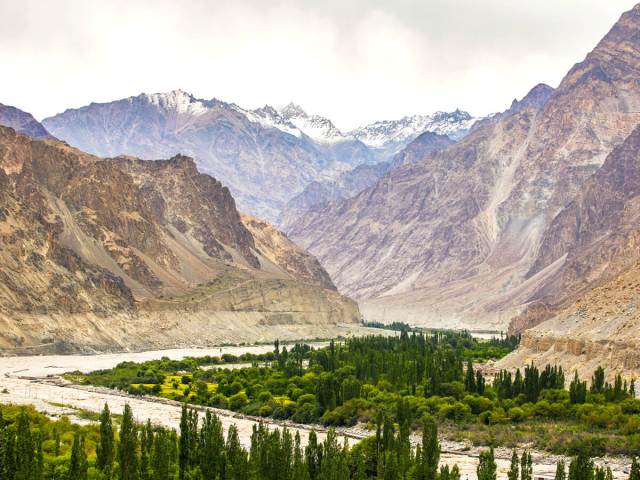 Mountains on the border of India and Pakistan