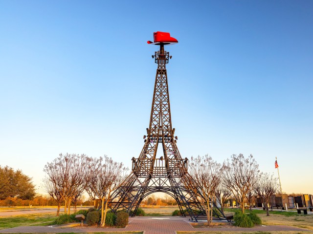 Eiffel Tower replica topped with red cowboy hat in Paris, Texas