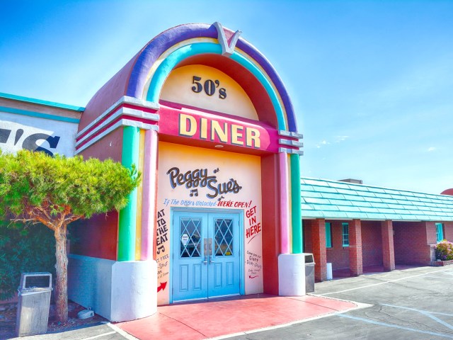 Entrance to Peggy Sue’s 50’s Diner & Diner-Saur Park in Yermo, California