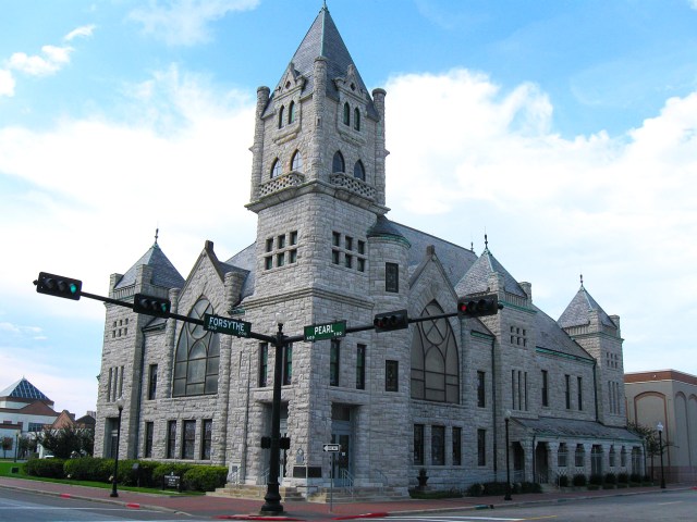 Castlelike exterior of  Tyrrell Historical Library in Beaumont, Texas