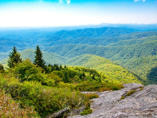 Lookout point over the Blue Ridge Mountains in Asheville, North Carolina