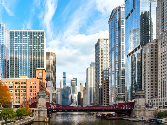 Skyscrapers flanking the Chicago River in downtown Chicago, Illinois