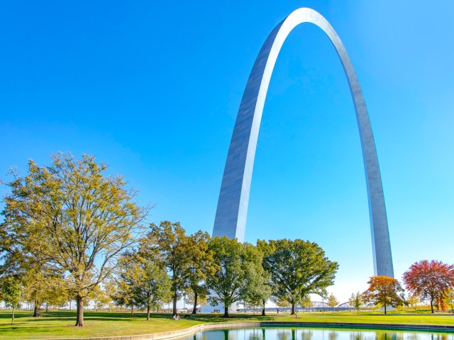 Trees and pond surrounding Gateway Arch in St. Louis, Missouri