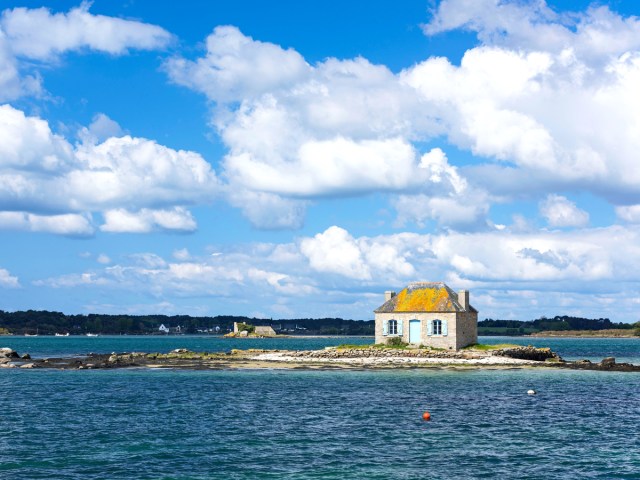 One room-house on island of Nichtarguér, France