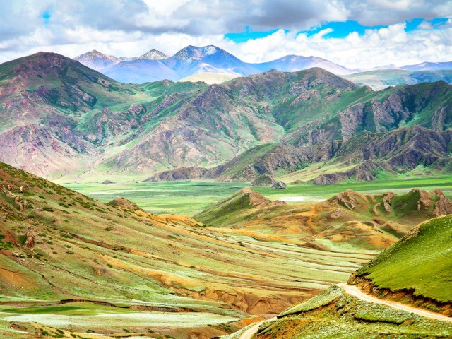 Mountainous landscape of the Qinghai-Tibetan Plateau