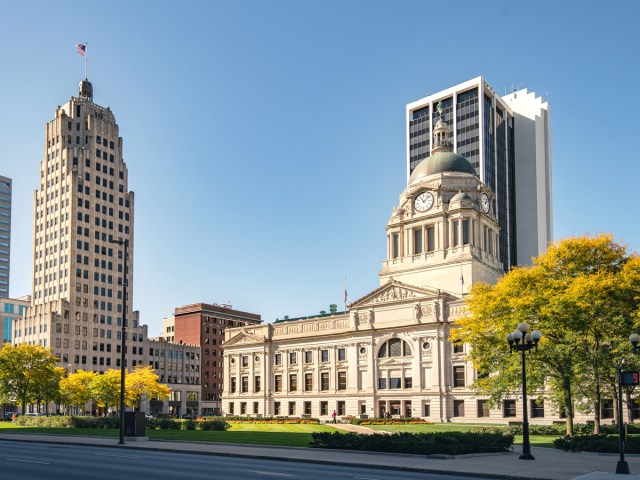 Courthouse and high-rise buildings in Fort Wayne, Indiana