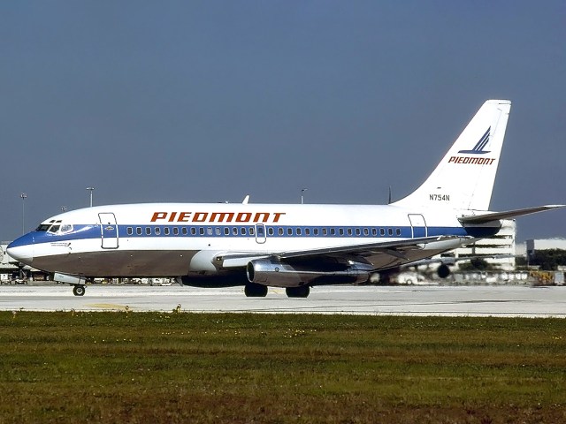 Piedmont Airlines Boeing 737 taxiing at airport