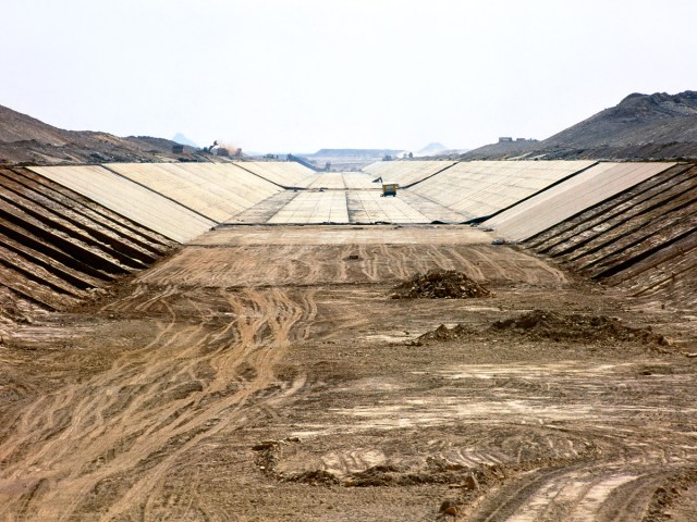 Image of Toshka Canal in Egypt under construction in 1999