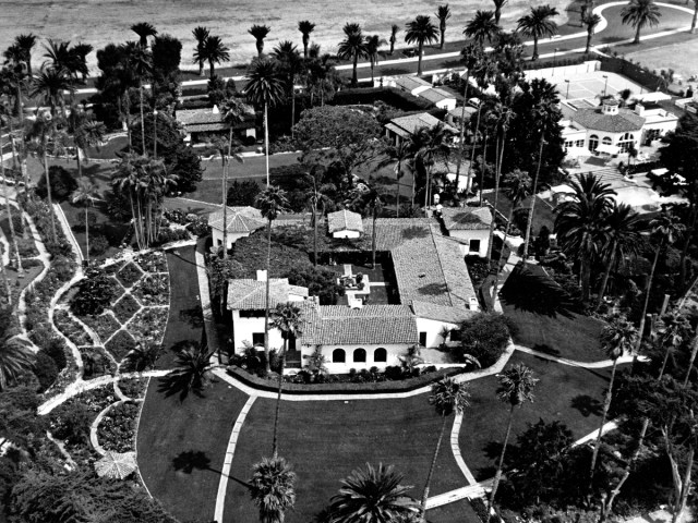 Aerial view of Richard Nixon's oceanfront estate in San Clemente, California