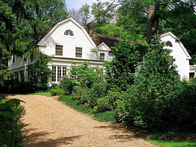 Exterior of Bill and Hillary Clinton's home in Chappaqua, New York