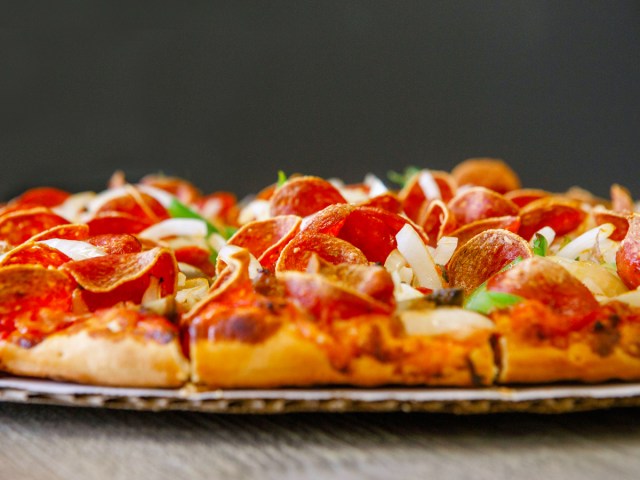 Close-up image of Ohio Valley-style pizza