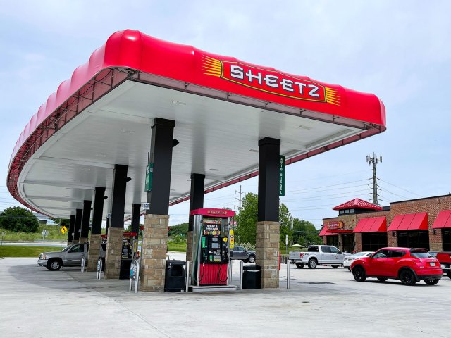 Cars filling up on gas at a Sheetz location