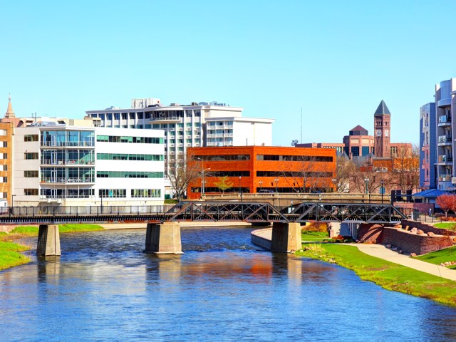 Bridge over river in downtown Sioux Falls, South Dakota