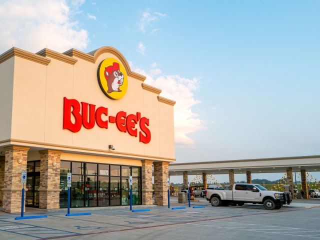 Exterior of a Buc-ee's convenience store in Luling, Texas