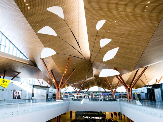 Main terminal building with wood ceilings at new Pittsburgh International Airport