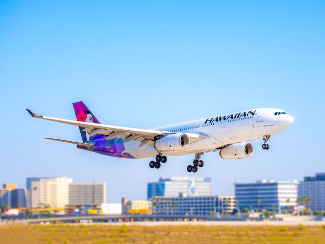 Hawaiian Airlines Airbus A330 landing at Los Angeles International Airport