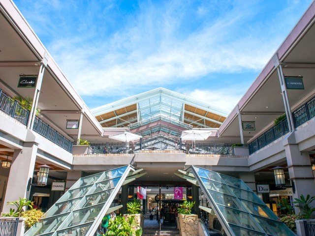 Open-air Ala Moana Center in Honolulu, Hawaii